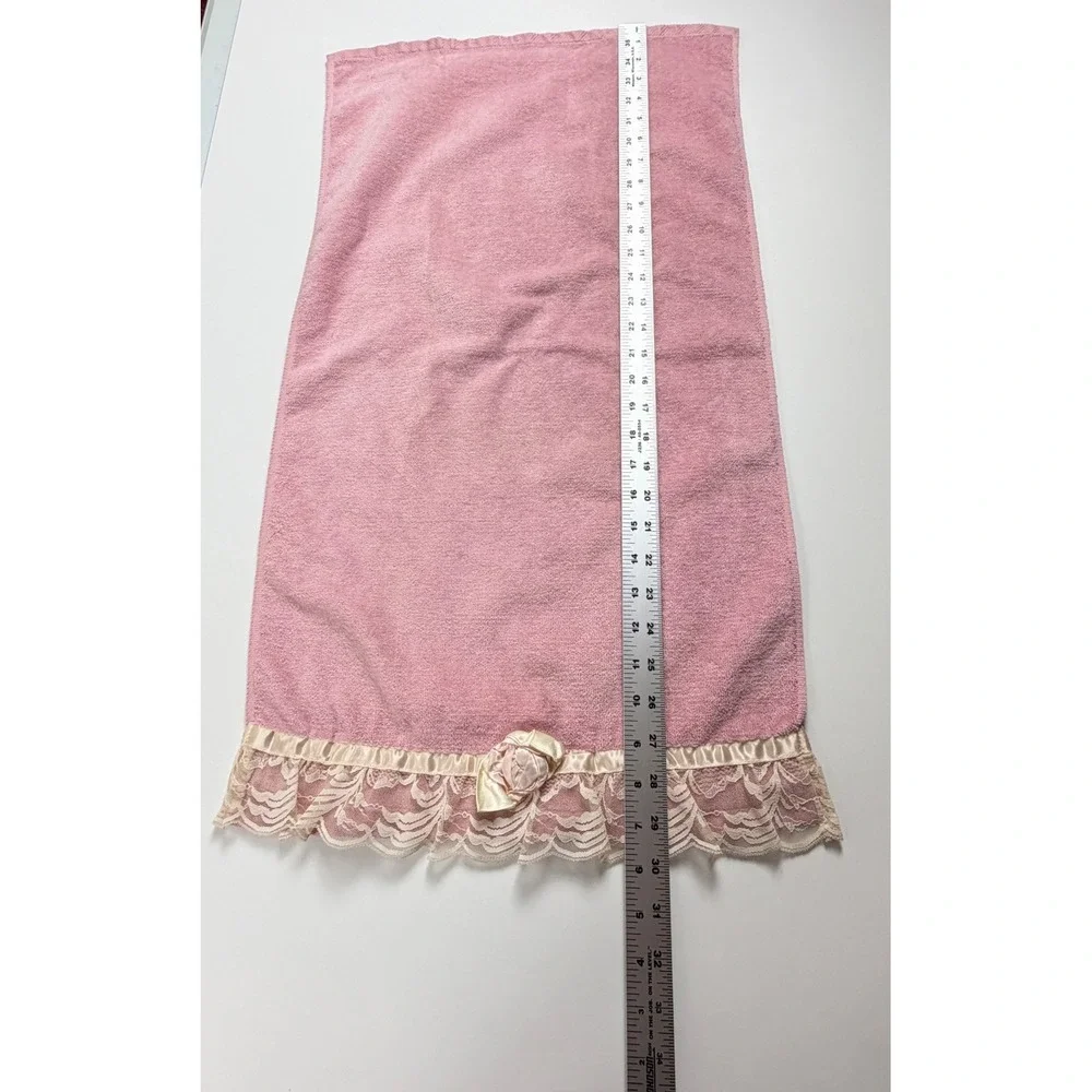 Vintage Avanti Pink Hand Towel Lace Rose Trim Cottagecore Bathroom Decor